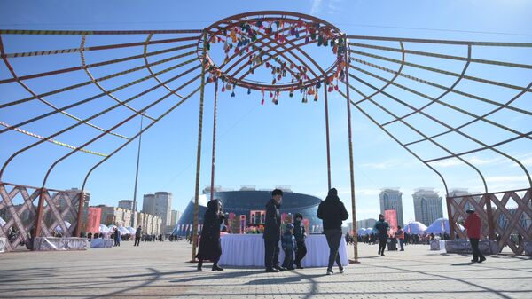 Народные гуляния на Наурыз в Астане - Sputnik Казахстан