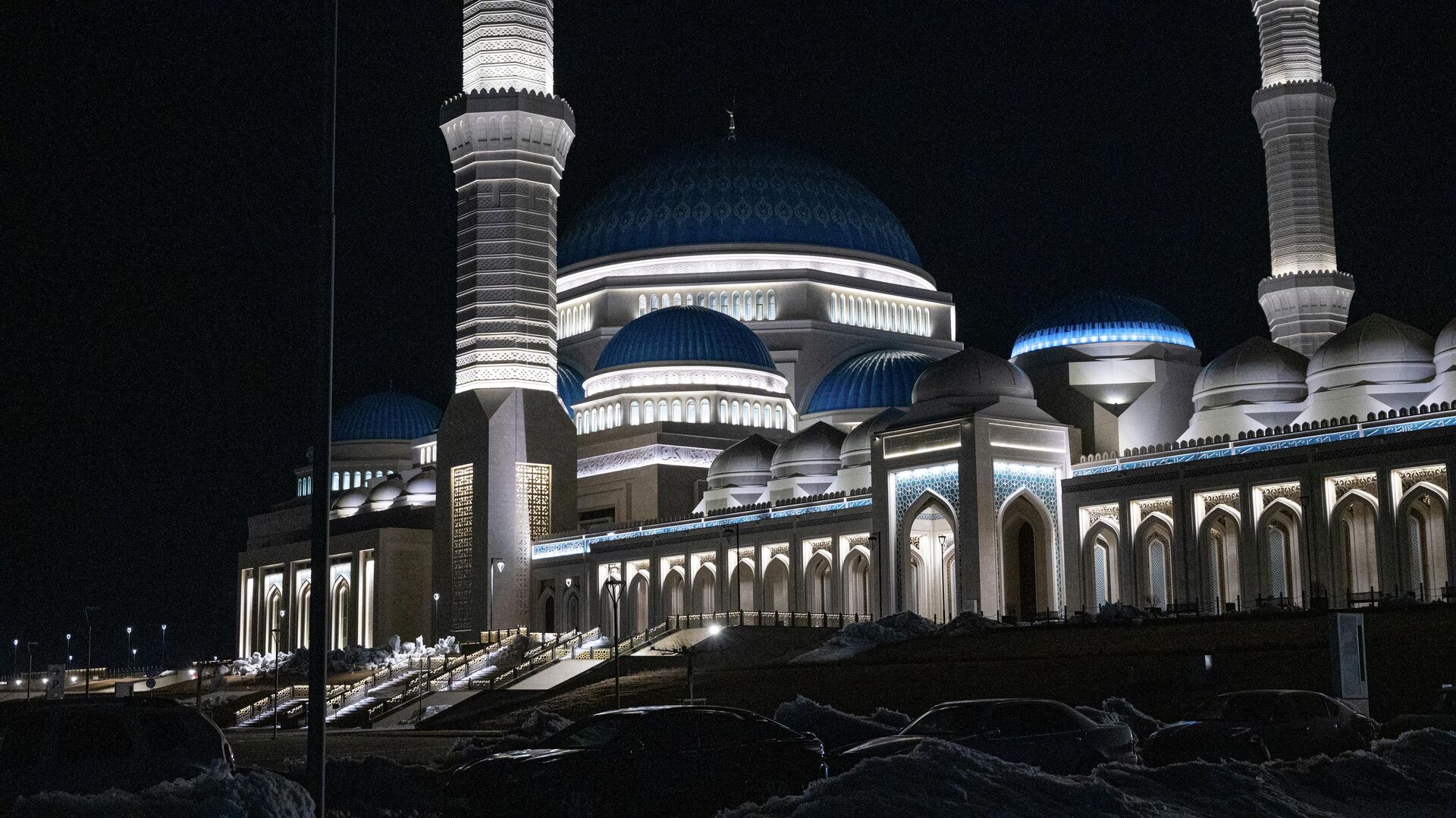 В мечетях столицы прошел первый таравих-намаз. Он знаменует собой начало священного для всех мусульман месяца Рамазан. - Sputnik Казахстан, 1920, 03.04.2024