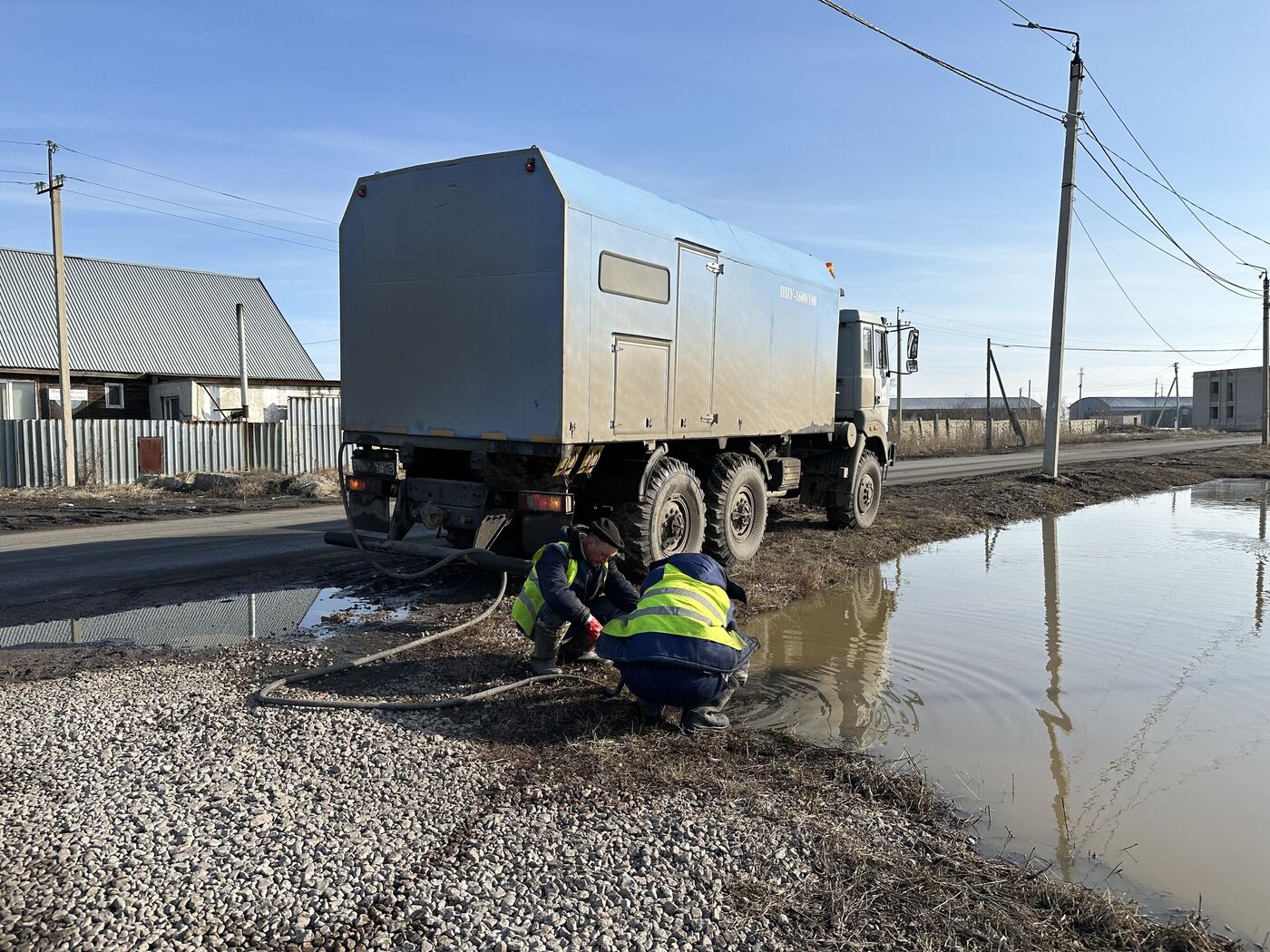 Пять частных домов подтоплены талыми водами в Петропавловске - 27.03.2023,  Sputnik Казахстан