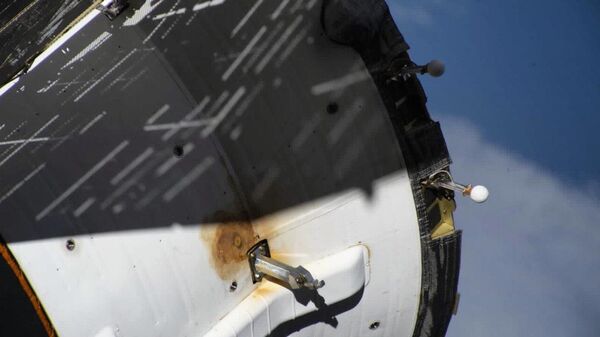 Роскосмос показал нарушение обшивки корабля Союз МС -22 с разгерметизированной системой охлаждения - Sputnik Казахстан