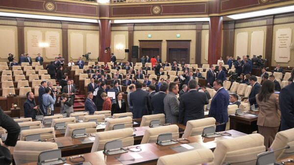 Участники совместного заседания палат парламента  - Sputnik Казахстан