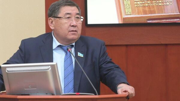 Новоизбранные депутаты мажилиса приносят присягу  - Sputnik Казахстан