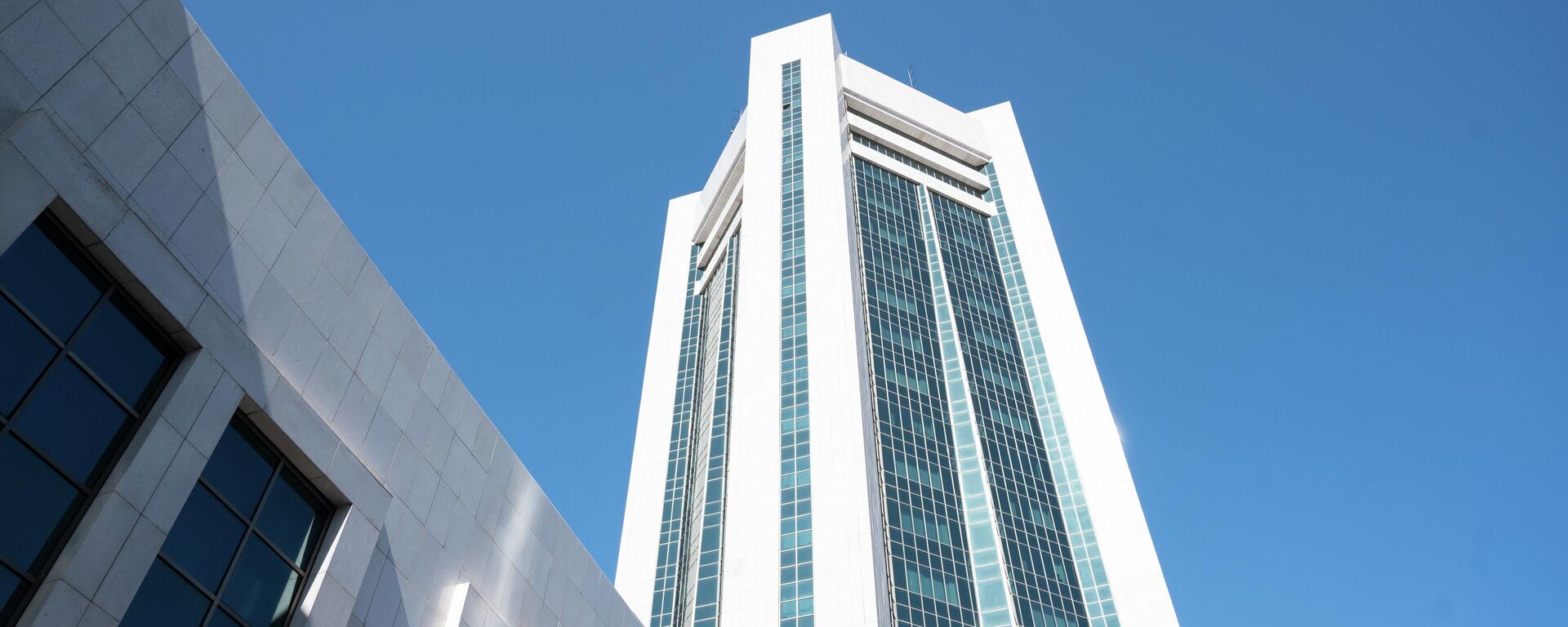 Здание парламента Казахстана - Sputnik Қазақстан, 1920, 11.02.2026