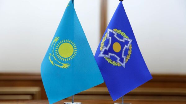 Флаги Казахстана и ОДКБ - Sputnik Казахстан