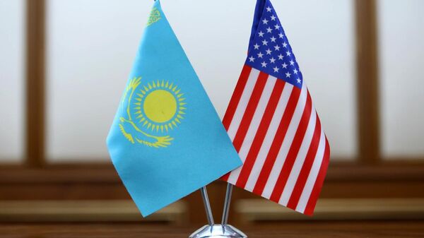 Флаги Казахстана и США - Sputnik Казахстан