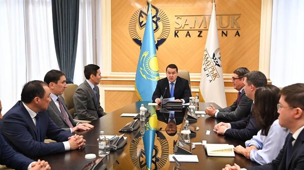 Смаилов представил нового председателя правления фонда Самрук-Казына Нурлана Жакупова - Sputnik Казахстан