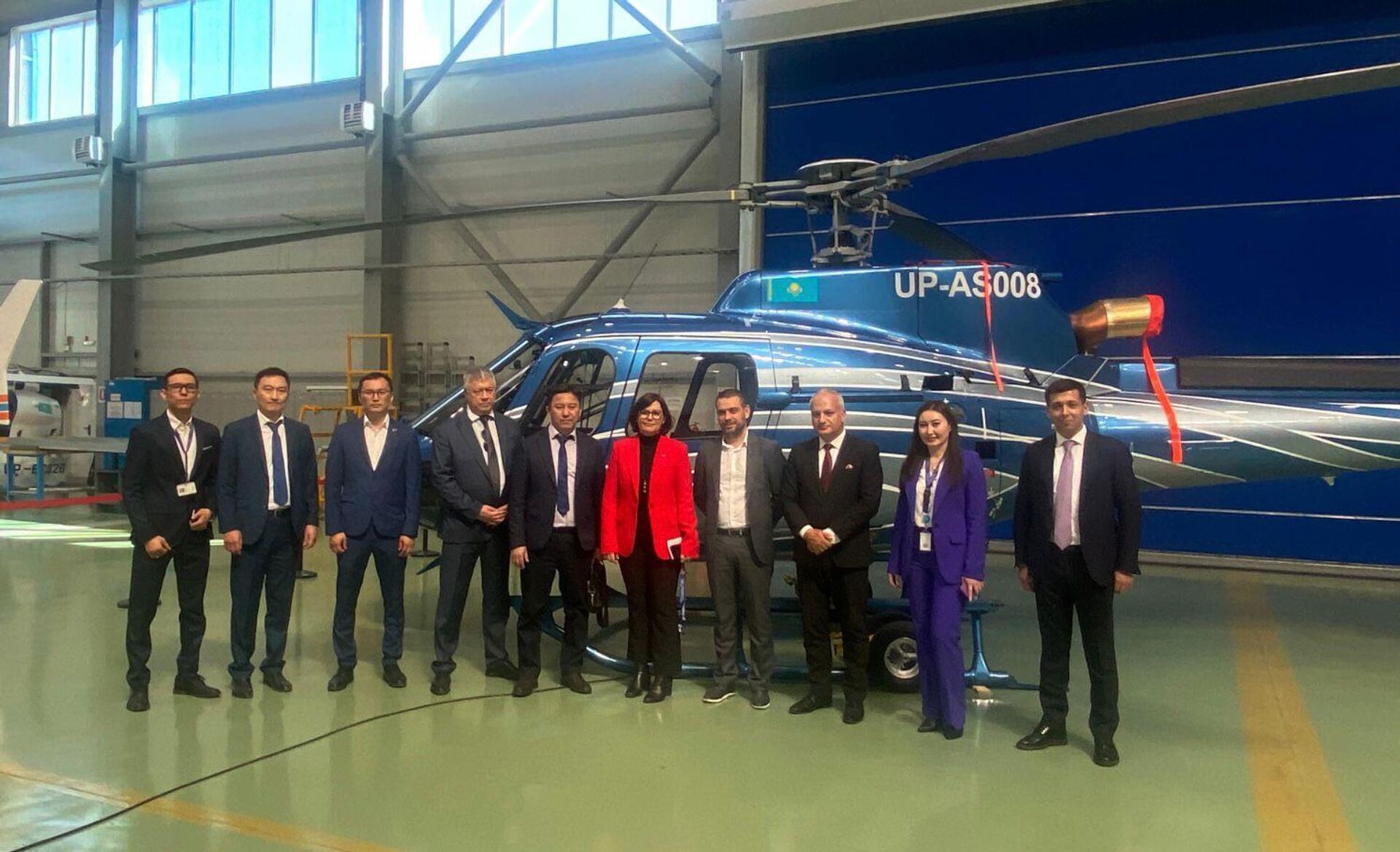 Новые вертолеты Airbus собраны в Казахстане и переданы заказчикам - Sputnik Казахстан, 1920, 07.04.2023