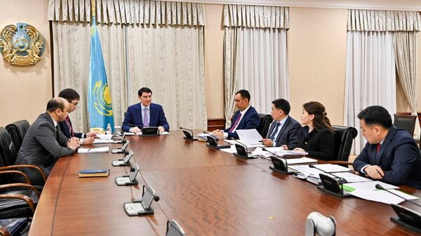 Ерулан Жамаубаев провел совещание по разработке нового Бюджетного Кодекса - Sputnik Казахстан