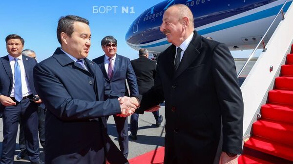 Лидер Азербайджана прибыл в Казахстан с официальным визитом - Sputnik Қазақстан