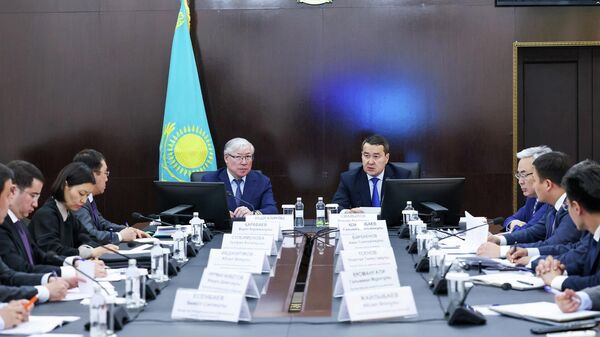 Премьер-министр Казахстана Алихан Смаилов провел совещание по актуальным вопросам социально-экономического развития Улытауской области  - Sputnik Казахстан