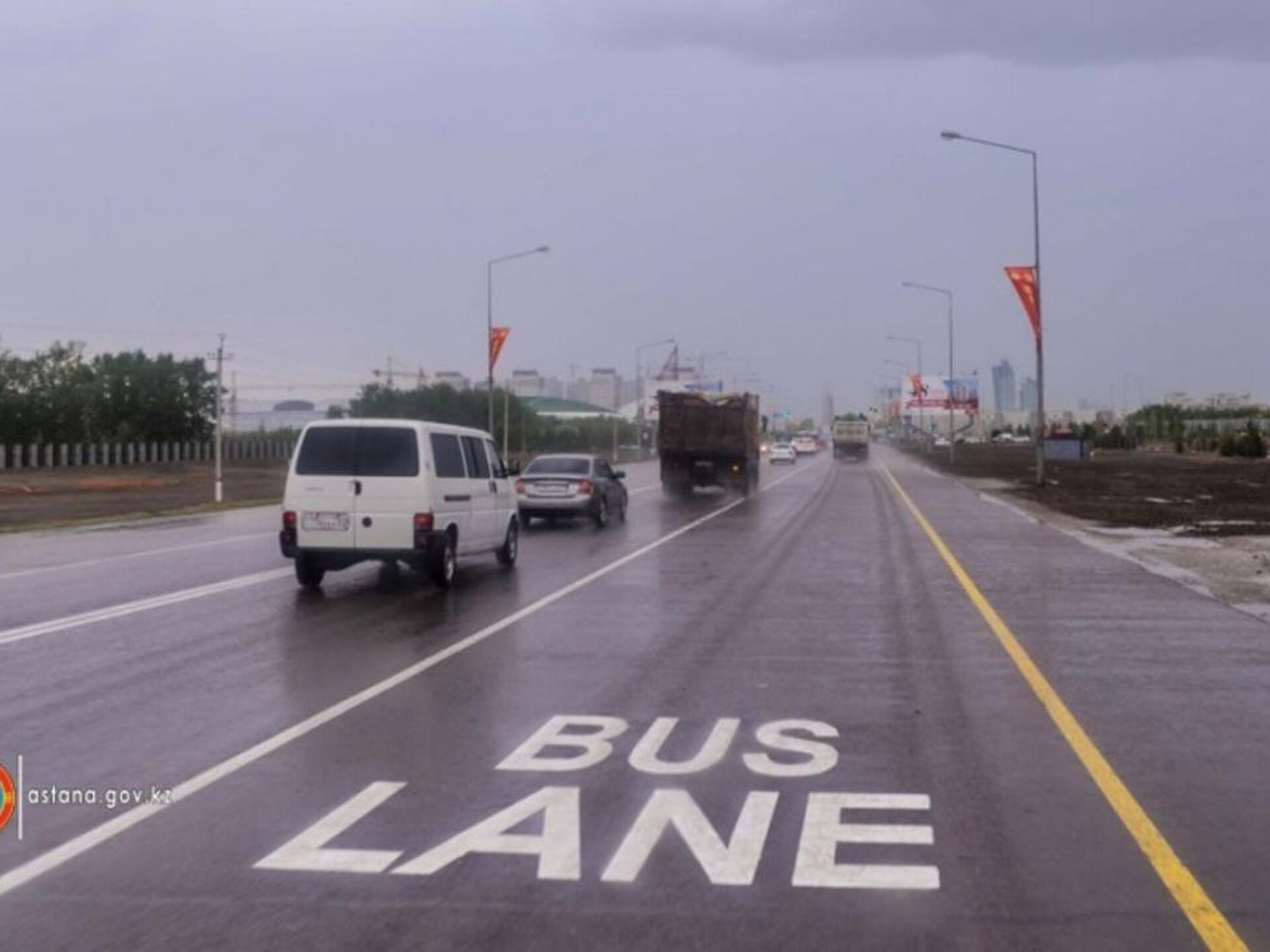 В Астане изменили время движения авто по Bus lane на Абылай хана -  21.04.2023, Sputnik Казахстан