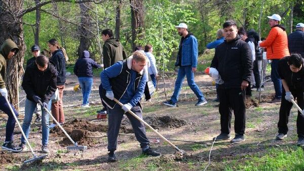 Общегородской субботник Almaty Clean & Green в Алматы - Sputnik Казахстан