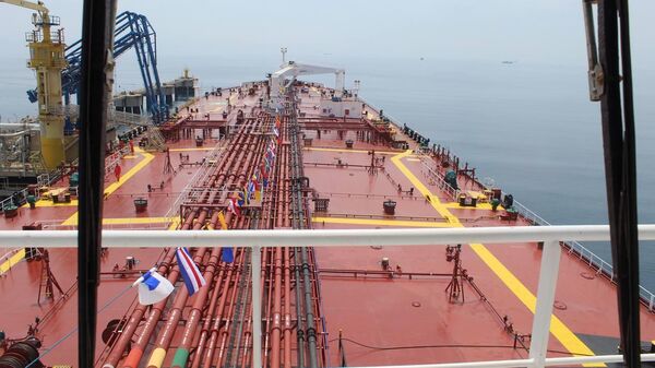 Началась отгрузка казахстанской нефти из турецкого порта Джейхан в направлении Румынии - Sputnik Казахстан