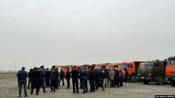 Камазисты протестуют против роста цен на дизтопливо в Атырау - Sputnik Казахстан