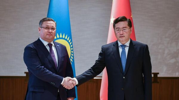 Главы МИД Казахстана и Китая - Sputnik Казахстан