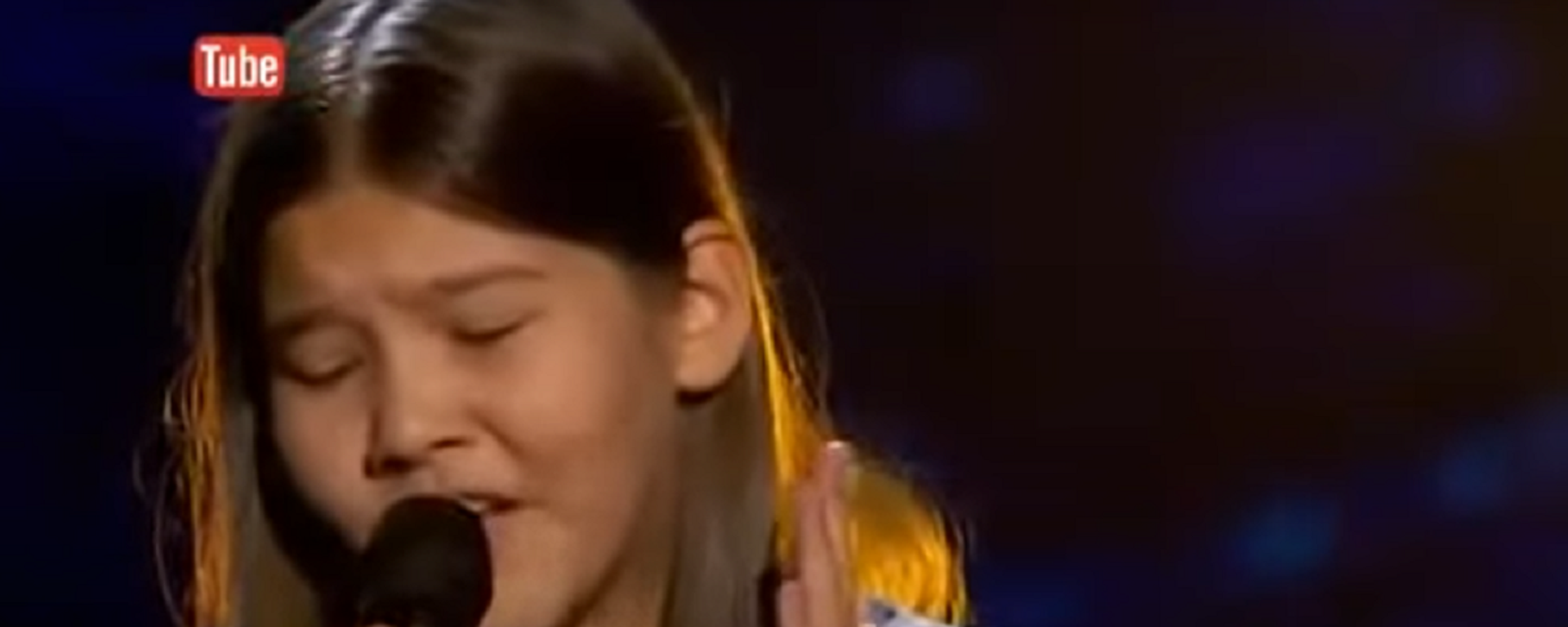 12-летняя казахстанка поразила жюри в шоу Голос.Дети в Испании - Sputnik Казахстан, 1920, 27.04.2023