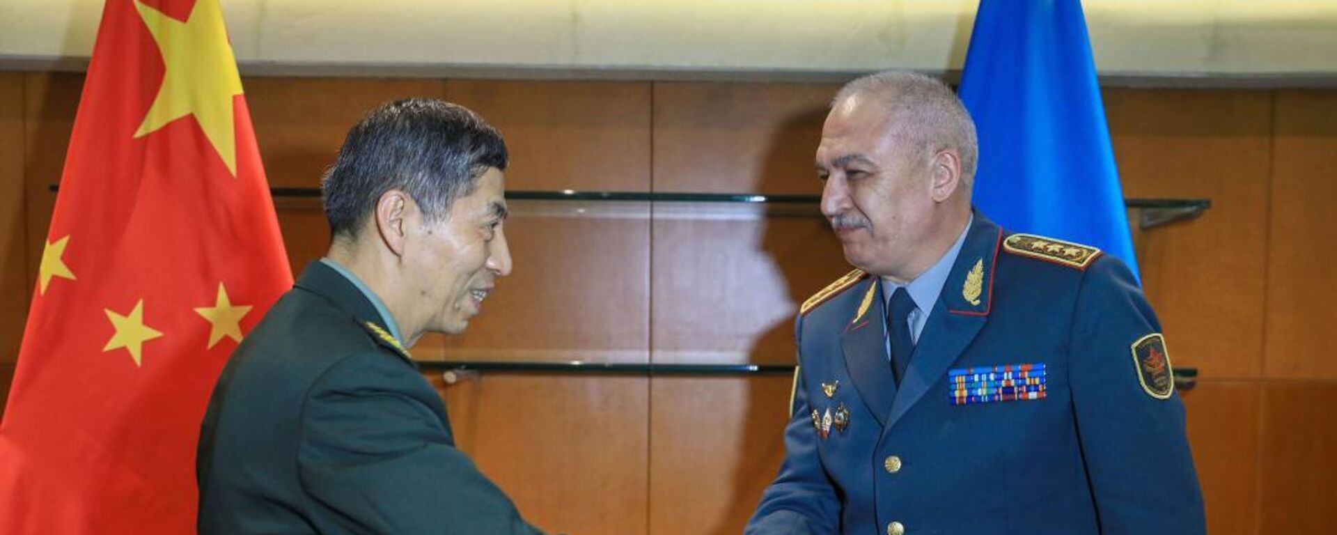 Глава Минобороны Казахстана обсудил военное сотрудничество с китайским коллегой - Sputnik Казахстан, 1920, 28.04.2023