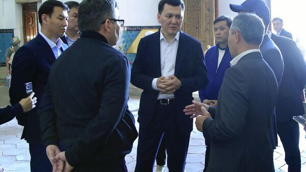 Госсоветник провел совещание по вопросам сохранности мавзолея Ходжи Ахмеда Ясави - Sputnik Казахстан
