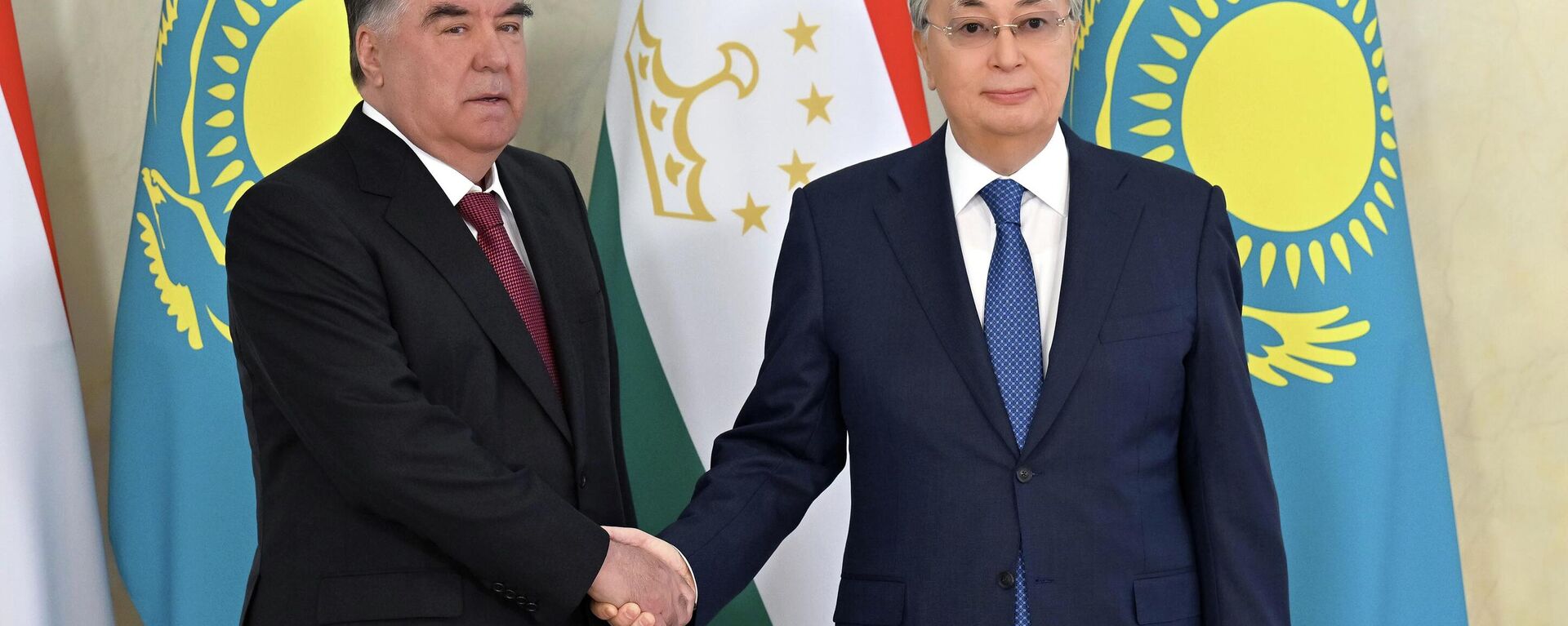 Президенты Казахстана и Таджикистана провели переговоры в узком составе - Sputnik Казахстан, 1920, 04.05.2023