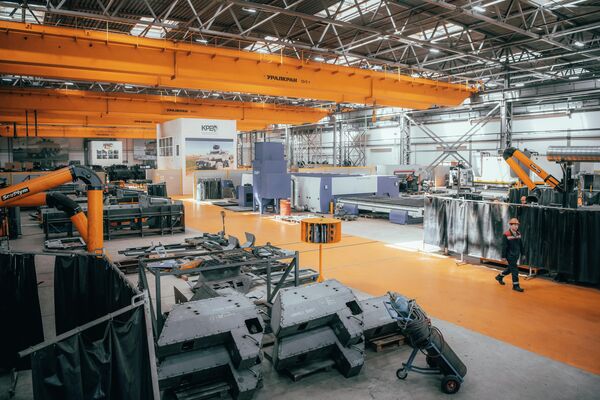 Завод работает над несколькими видами бронированных машин, а также выпускает ряд других продуктов, в том числе гражданского назначения.  - Sputnik Казахстан