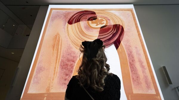 Картина, созданная при помощи ИИ, на выставке турецкого художника Рефика Анадола Грезы о природе — генеративные ландшафты в Нью-Йоркском музее современного искусства - Sputnik Казахстан