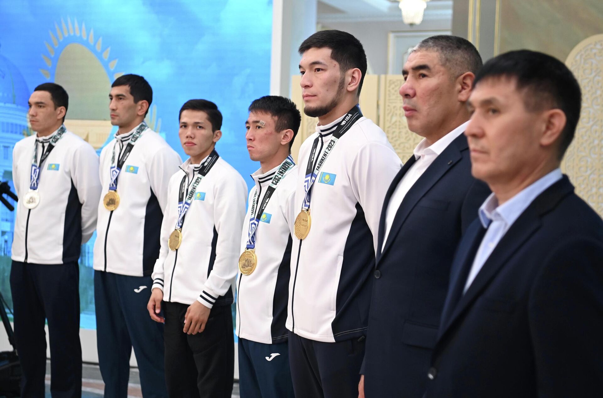 Глава государства принял призеров чемпионата мира по боксу - Sputnik Казахстан, 1920, 16.05.2023