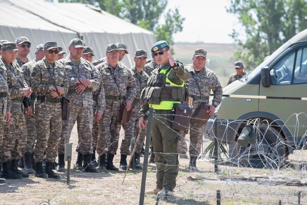 На полигоне “Илийский” в Алматинской области проведены учебно-методические сборы с руководящим составом Вооруженных сил Казахстана - Sputnik Казахстан