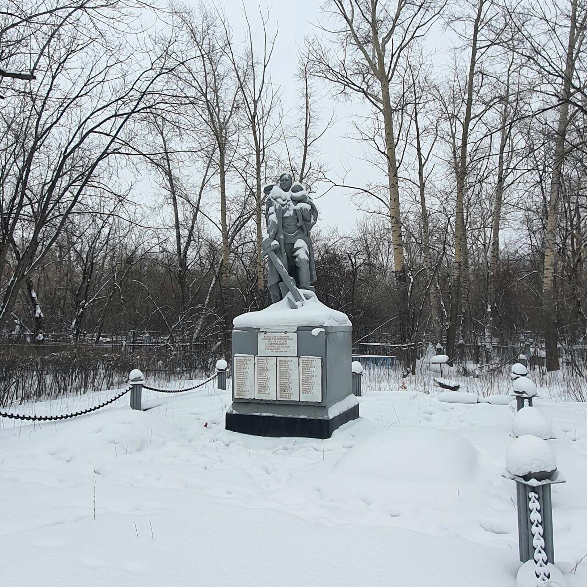 Памятник воинам, умершим в госпиталях, на месте их захоронения - Sputnik Казахстан, 1920, 19.05.2023