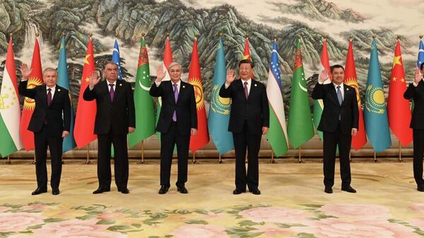 Совместное фотографирование глав государств – участников саммита Центральная Азия – Китай - Sputnik Казахстан