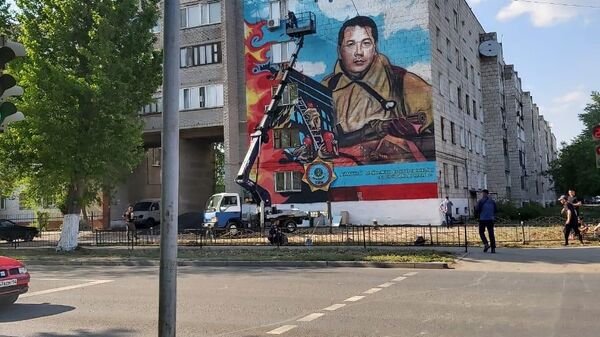 В Павлодаре появился мурал народному герою Мейржану Айманову, героически погибшем при тушении пожара - Sputnik Казахстан