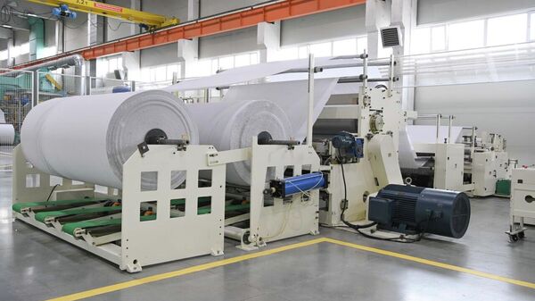 Президент посетил предприятие по производству бумажной продукции - Sputnik Казахстан