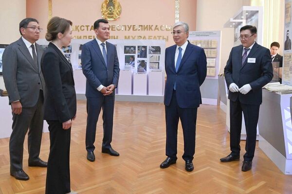 Президент ознакомился с работой Центра по изучению материалов политических репрессий ХХ века - Sputnik Казахстан