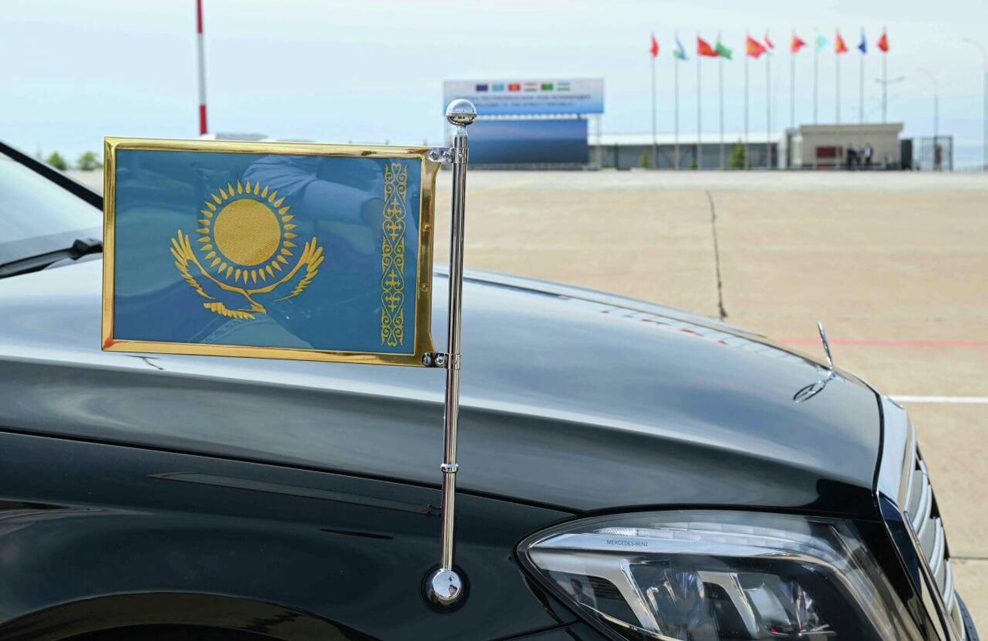 Глава государства Касым-Жомарт Токаев прибыл с рабочим визитом в Чолпон-Ату (Кыргызстан)  - Sputnik Казахстан, 1920, 02.06.2023