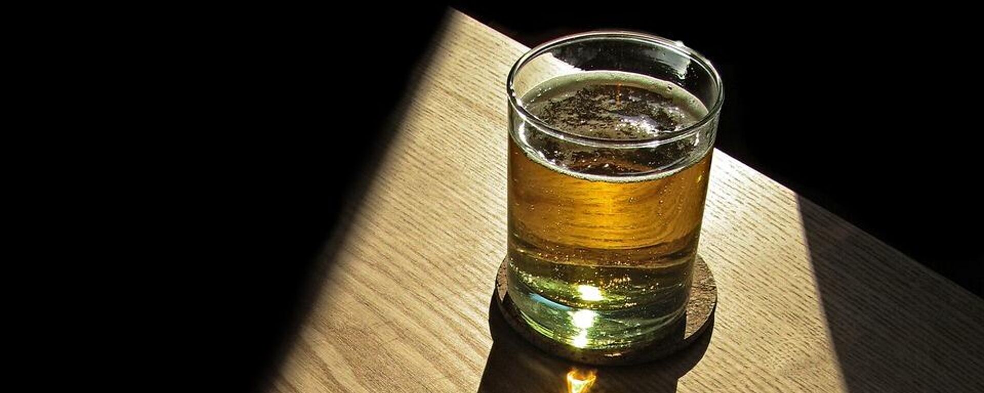 Стақандағы ішімдік - Sputnik Қазақстан, 1920, 22.05.2025