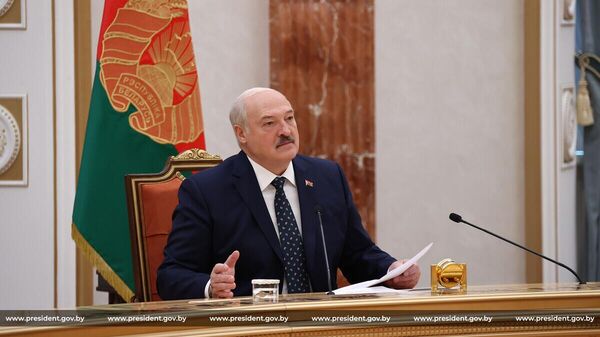Президент Беларуси Александр Лукашенко 8 июня встретился с секретарями советов безопасности государств - членов Организации Договора о коллективной безопасности  - Sputnik Казахстан
