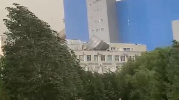 Ураганный ветер сорвал крышу со здания Экибастузской ГРЭС-2 - Sputnik Казахстан