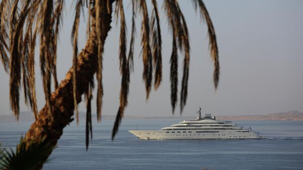 Яхта плывет по Красному морю в Египте, архивное фото - Sputnik Казахстан