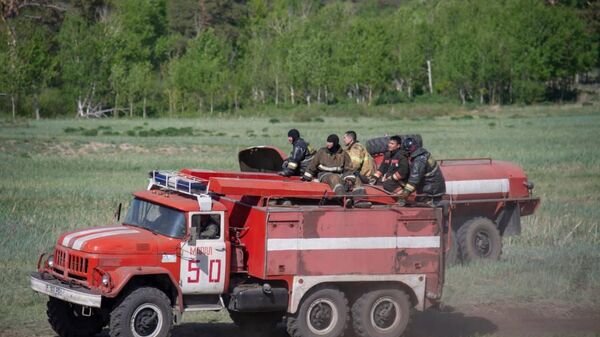 Тушение пожара в Абайской области - Sputnik Казахстан