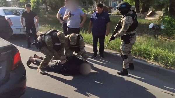 Спецоперацию по задержанию группы вымогателей провели в Щучинске  - Sputnik Казахстан