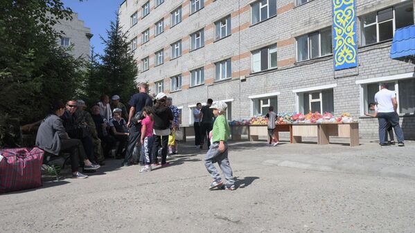 Всего из села Булак были эвакуированы 117 человек, из них 50 детей. - Sputnik Казахстан