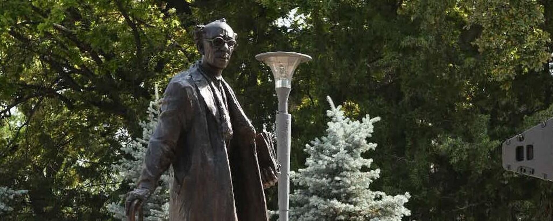 Памятник Юрию Померанцеву - Sputnik Казахстан, 1920, 16.06.2023