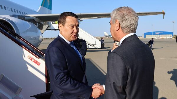 Премьер Казахстана Смаилов прибыл в Азербайджан - Sputnik Казахстан