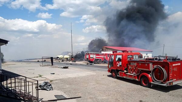 В городе Шемонаиха на заправочной станции газовых баллонов в результате взрыва начался пожар  - Sputnik Казахстан
