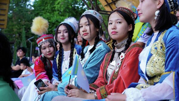 Школьники Казахстана участвуют в международном форуме в Узбекистане - Sputnik Казахстан