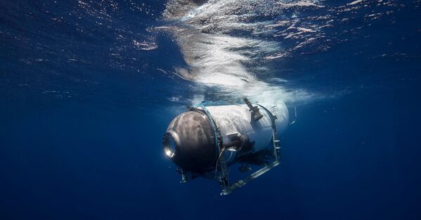 На этом фото запечатлено погружение батискафа OceanGate &quot;Титан&quot; - Sputnik Казахстан