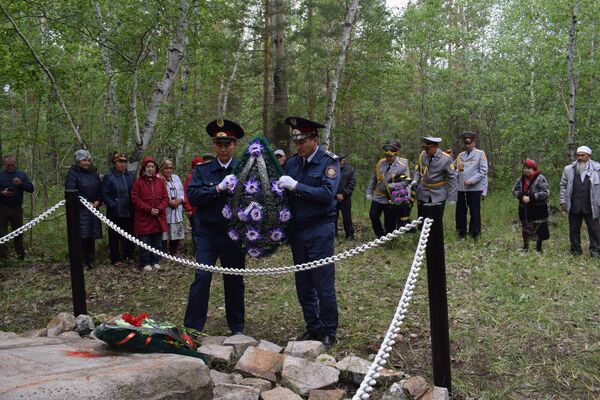 В Северо-Казахстанской области сотрудники департамента уголовно-исполнительной системы почтили память своих коллег - Sputnik Казахстан