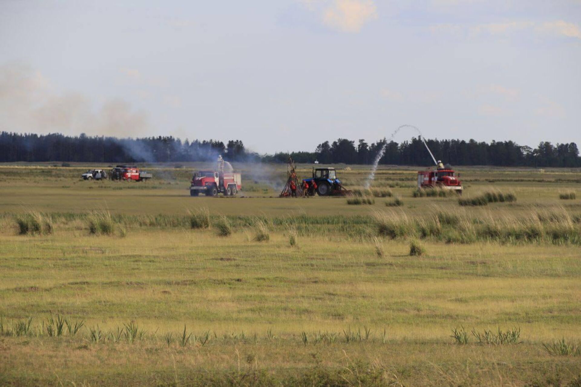 Сырым Шарипханов ознакомился с готовностью лесхоза Павлодарской области к ликвидации лесных пожаров - Sputnik Казахстан, 1920, 30.06.2023