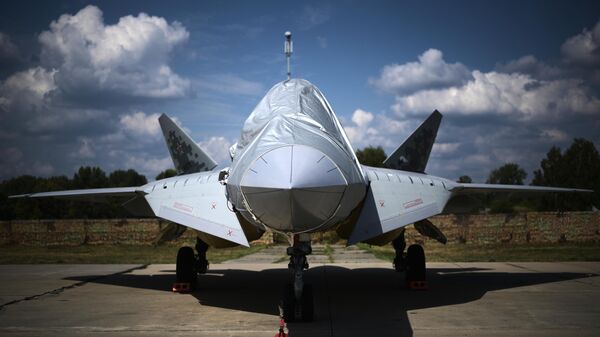 Многофункциональные истребители пятого поколения Су-57  - Sputnik Казахстан