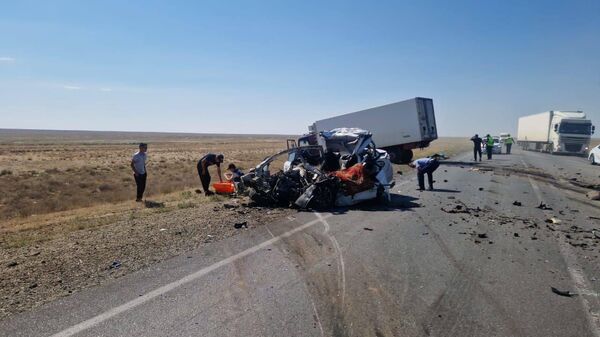 Четыре человека погибли в жуткой аварии на трассе Самара-Шымкент - Sputnik Казахстан