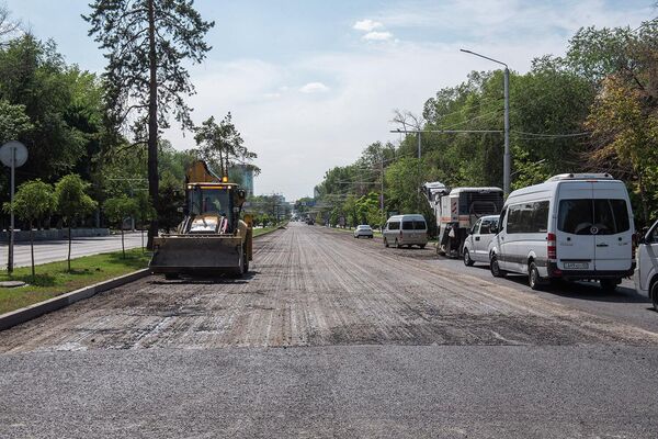 В Алматы продолжаются дорожно-ремонтные работы - Sputnik Казахстан